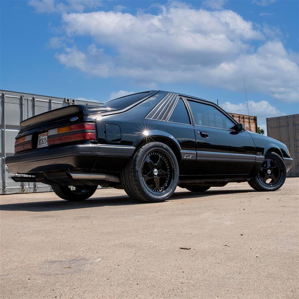 1979-1993 Mustang SVE Saleen SC Style Wheel Kit - Gloss Black w/ Rivets - 17x8/9