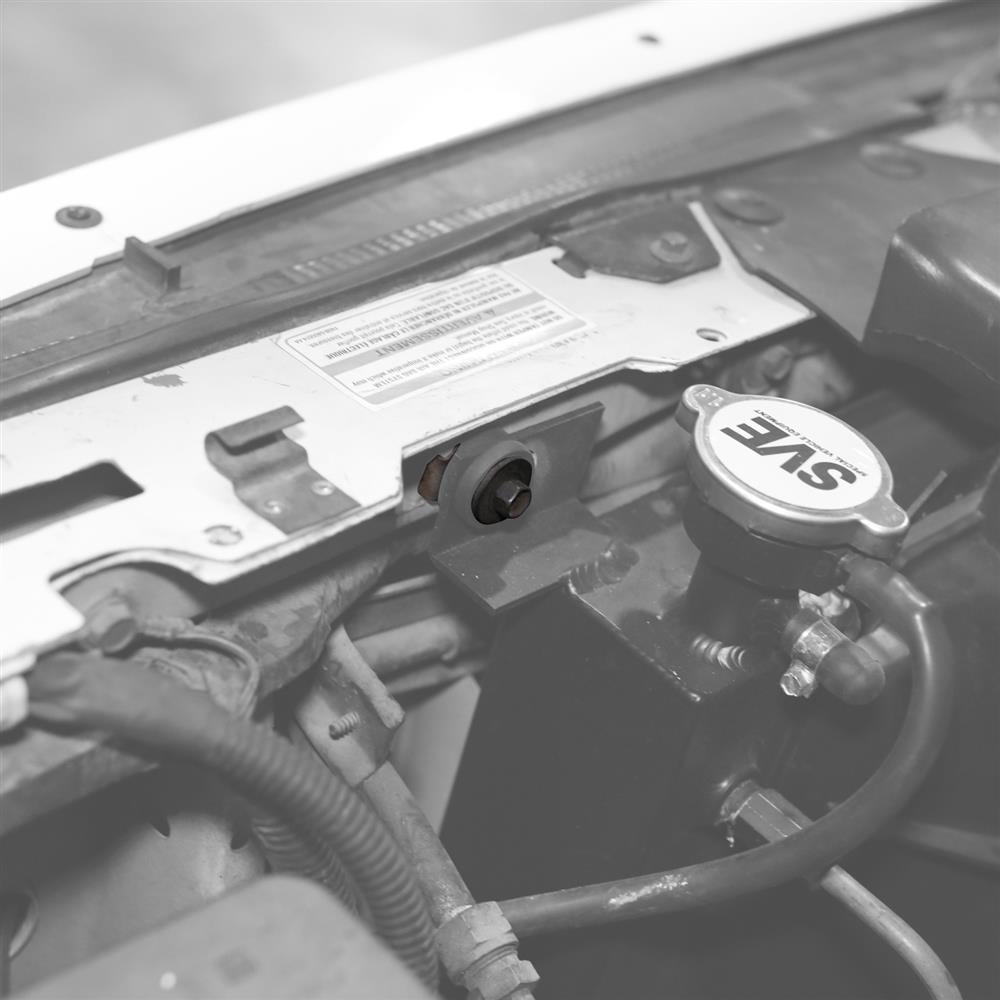 1992-1996 Bronco Radiator Hardware
