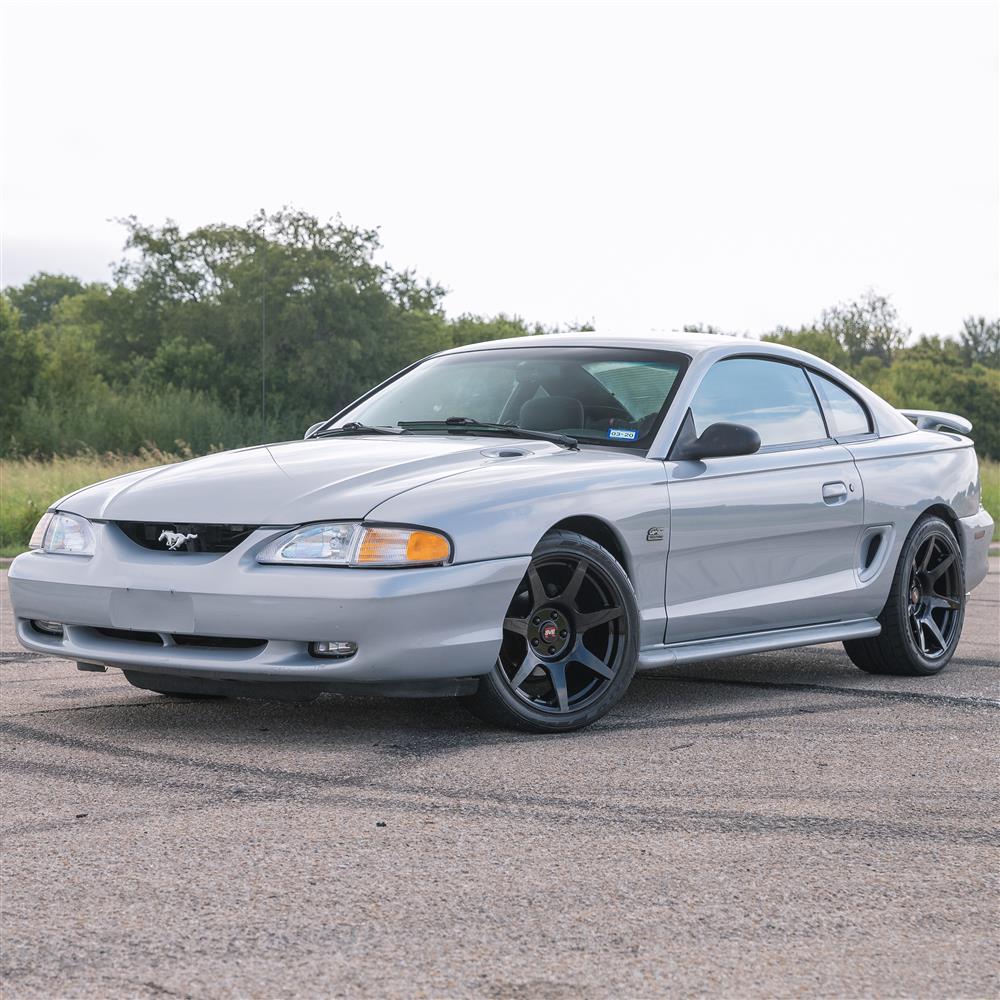 1994-04 Mustang SVE R350 Wheel & Sumitomo Tire Kit - 18x9/10  - Gloss Black