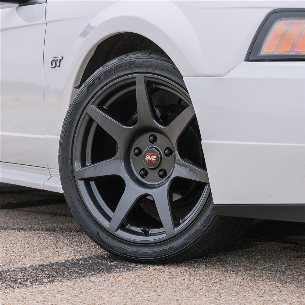 1994-04 Mustang SVE R350 Wheel & Sumitomo Tire Kit - 18x9/10  - Liquid Graphite