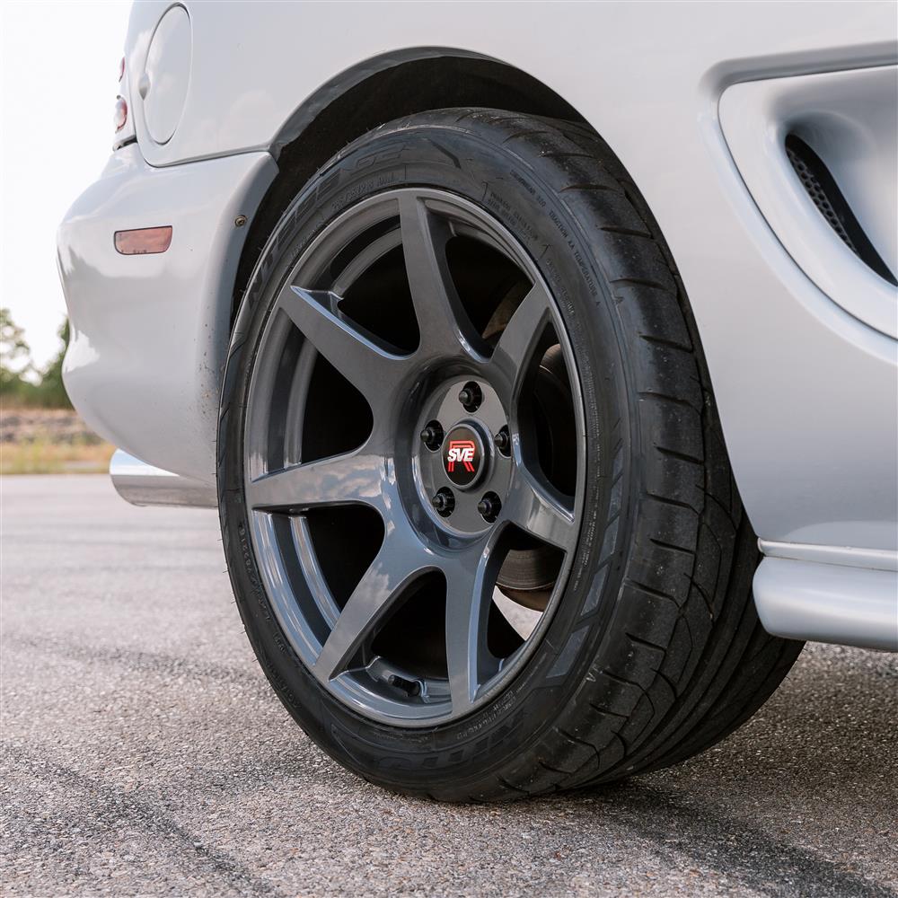 1994-04 Mustang SVE R350 Wheel & Sumitomo Tire Kit - 18x9/10  - Liquid Graphite