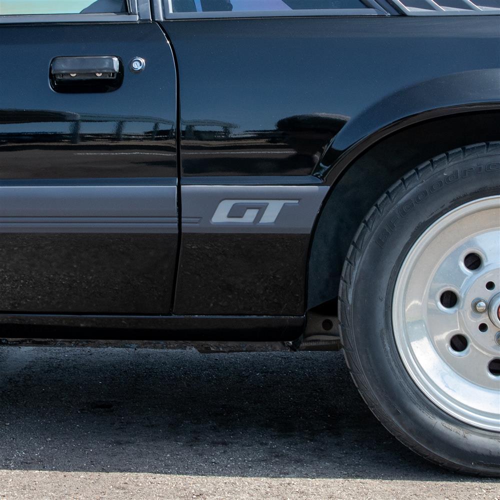 1985-86 Mustang GT Front of Quarter Panel Molding Kit