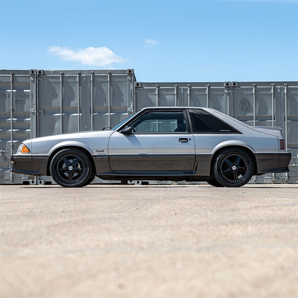 1979-1993 Mustang SVE Saleen SC Style Wheel Kit - Gloss Black & Rivets - 18x8.5