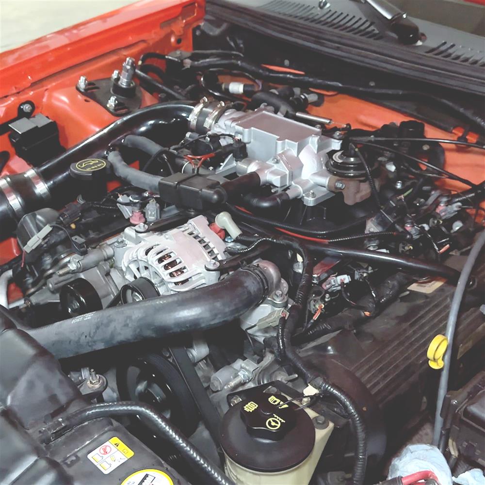 thumbnail interactive-video image 1 of Ford Racing M-9424-P46A PI Intake Manifold For 1999-2004 Mustang GT 4.6L W/ Thermostat 1 of 3