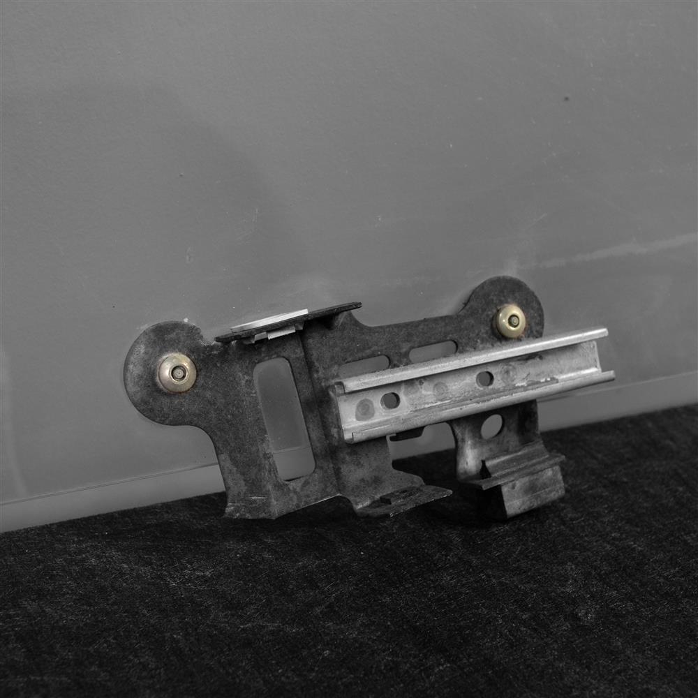 1982-93 Mustang Door Glass Bracket Retainer Kit