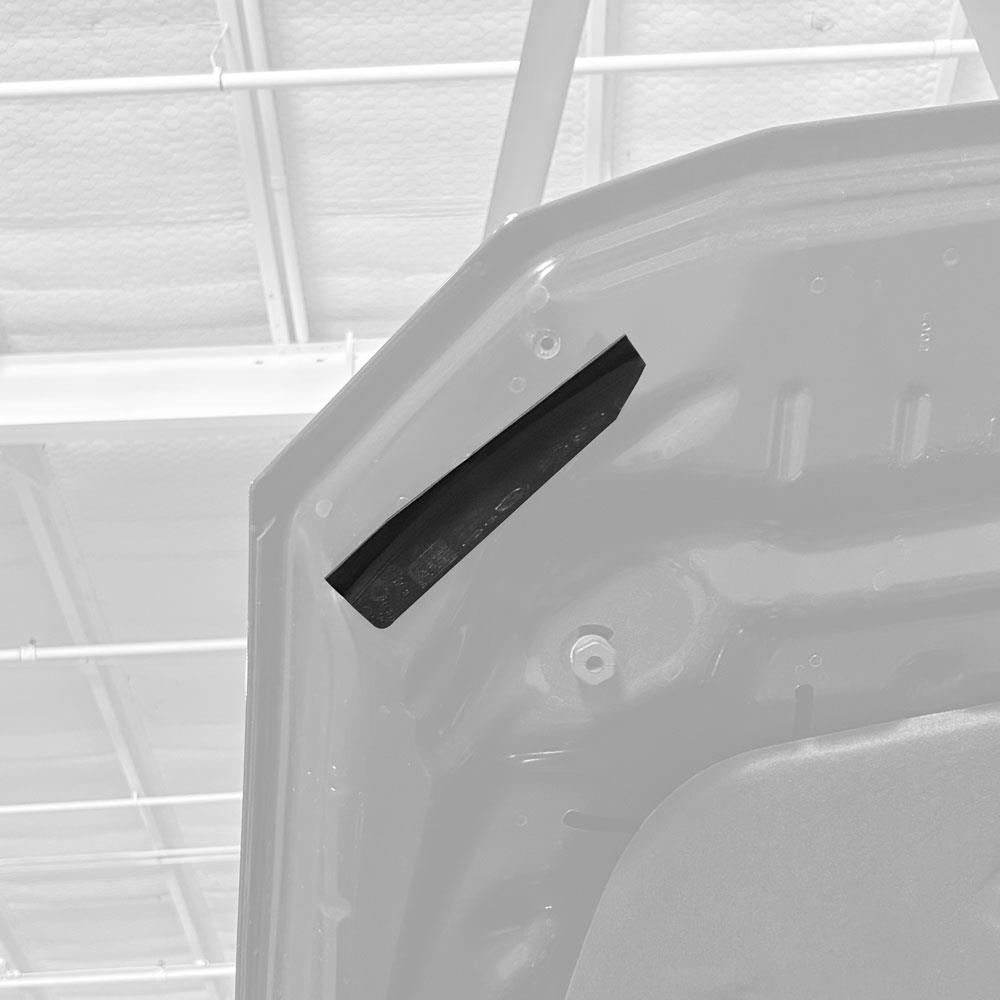 2018-26 Mustang Headlight to Hood Seal - RH