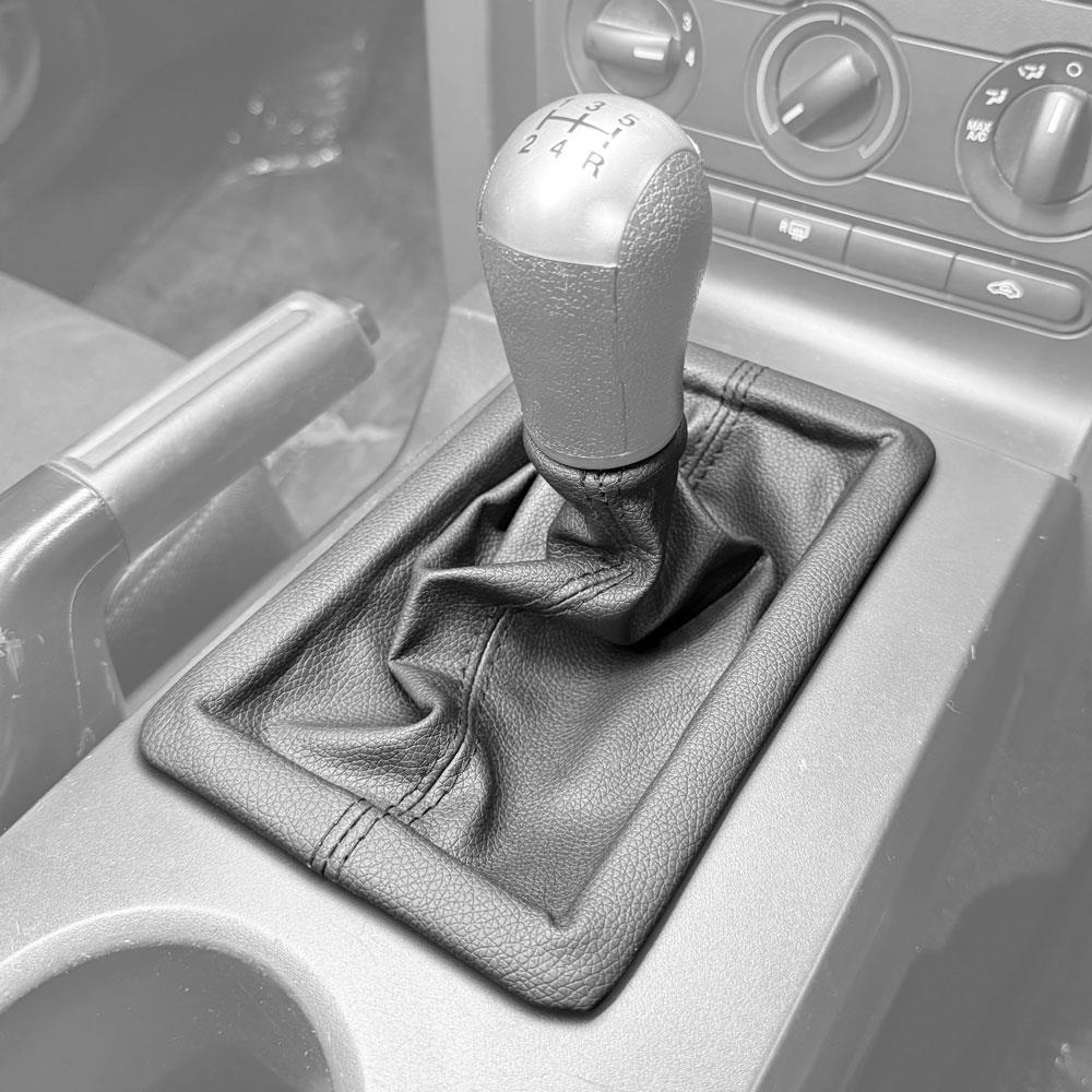 2005-09 Mustang Synthetic Leather Shift Boot