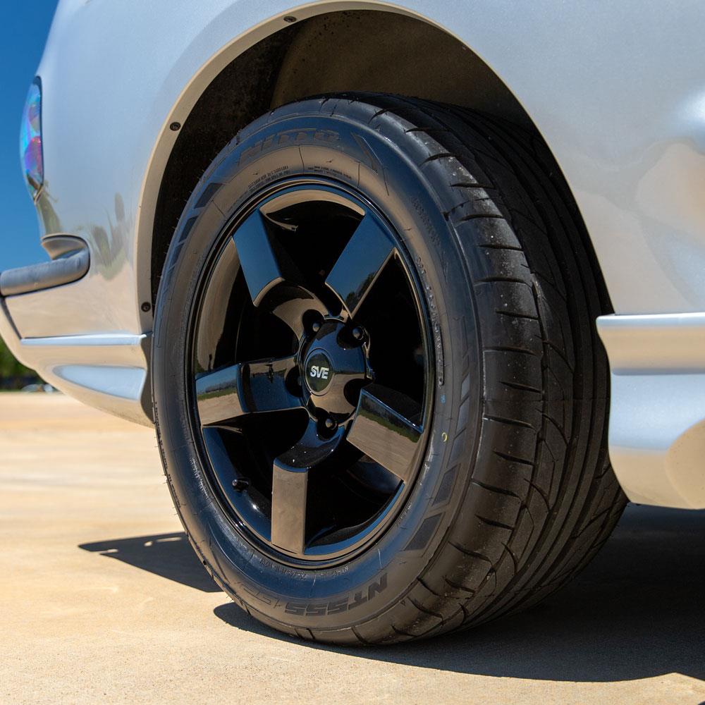 1999-2004 SVT Lightning SVE 01-02 Style Wheel Kit - 18x9.5 - Gloss Black by  SVE Wheels ®, image size:1000x1000