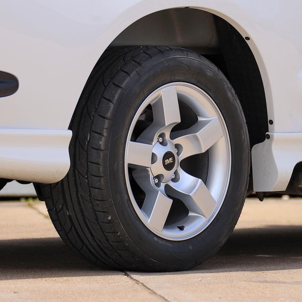 1999-04 F-150 SVT Lightning SVE 01-02 Style Wheel & Toyo Tire Kit - 18x9.5  - Silver