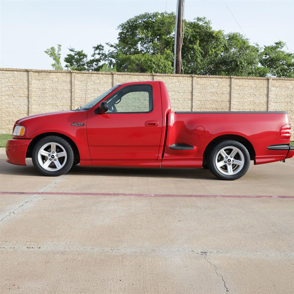 1999-04 F-150 SVT Lightning SVE 03-04 Style Wheel & Toyo Tire Kit - 18x9.5  - Silver
