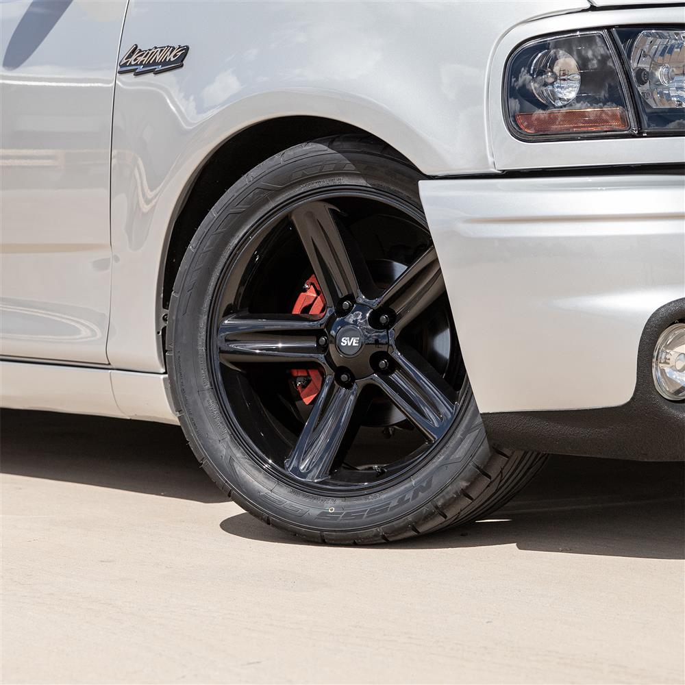 1999-04 F-150 SVT Lightning SVE 03-04 Style Wheel & Toyo Tire Kit - 20x9  - Black