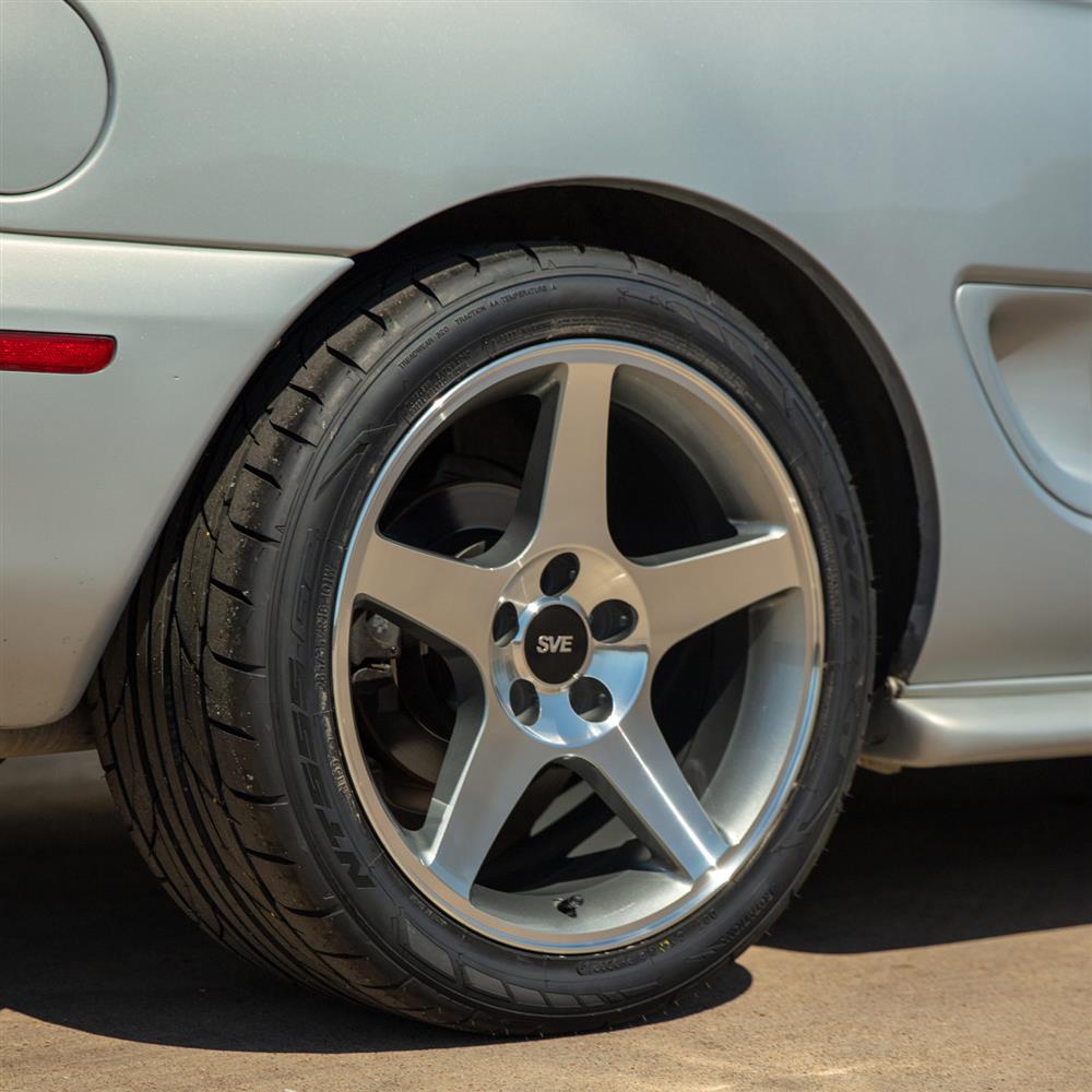 1994-04 Mustang SVE 03 Cobra Wheel & Sumitomo Tire Kit - 18x9  - Machined