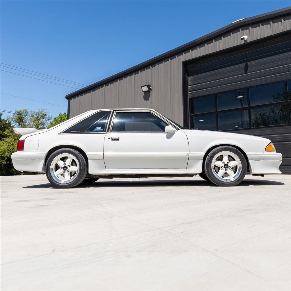 1979-93 Mustang SVE 5 Lug S89 Wheel Kit - 17x8/9  - White