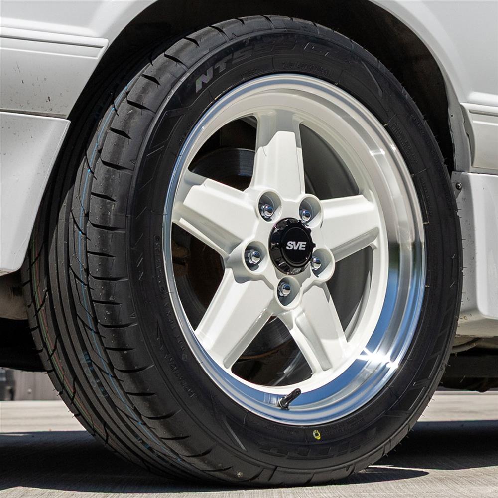 1979-93 Mustang SVE 5 Lug S89 Wheel & Sumitomo Tire Kit  - 17x8/9 - White