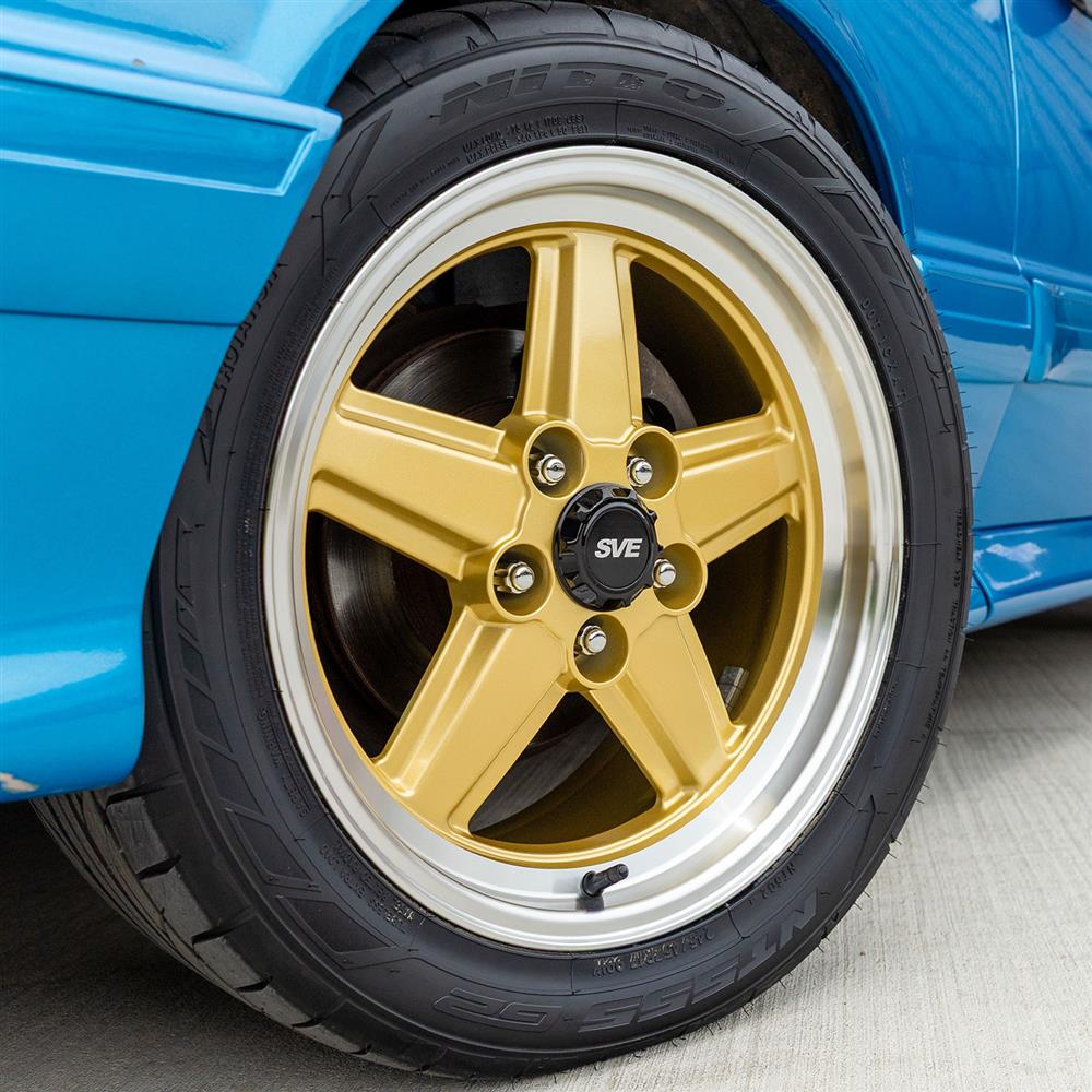 SVE Mustang 5 Lug S89 Wheel & Sumitomo Tire Kit - 17x8 - Gold (79-93)