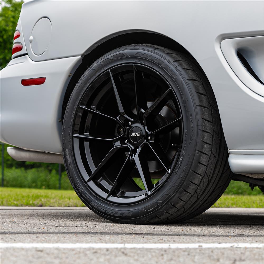 1994-04 Mustang SVE DHP1 Wheel Kit - 18x9/10  - Gloss Black