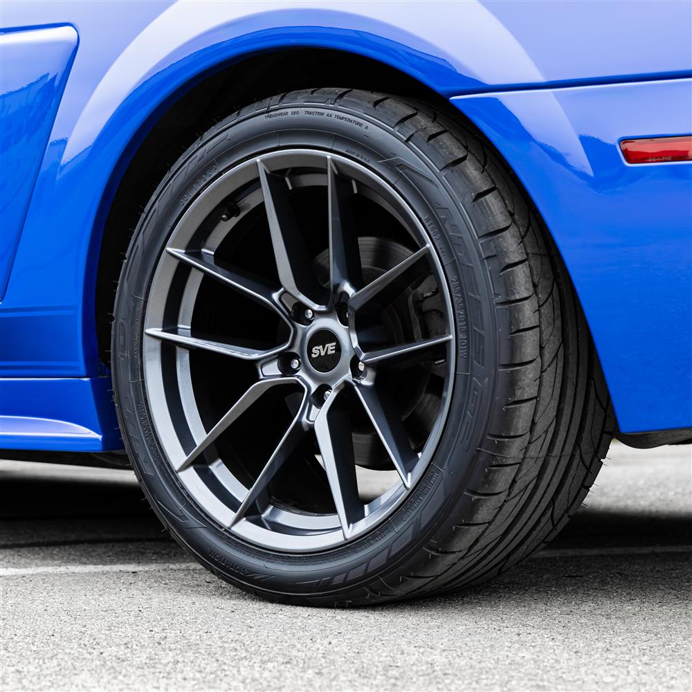 SVE Mustang DHP1 Wheel Kit - 18x9/10 - Gloss Graphite (94-04)