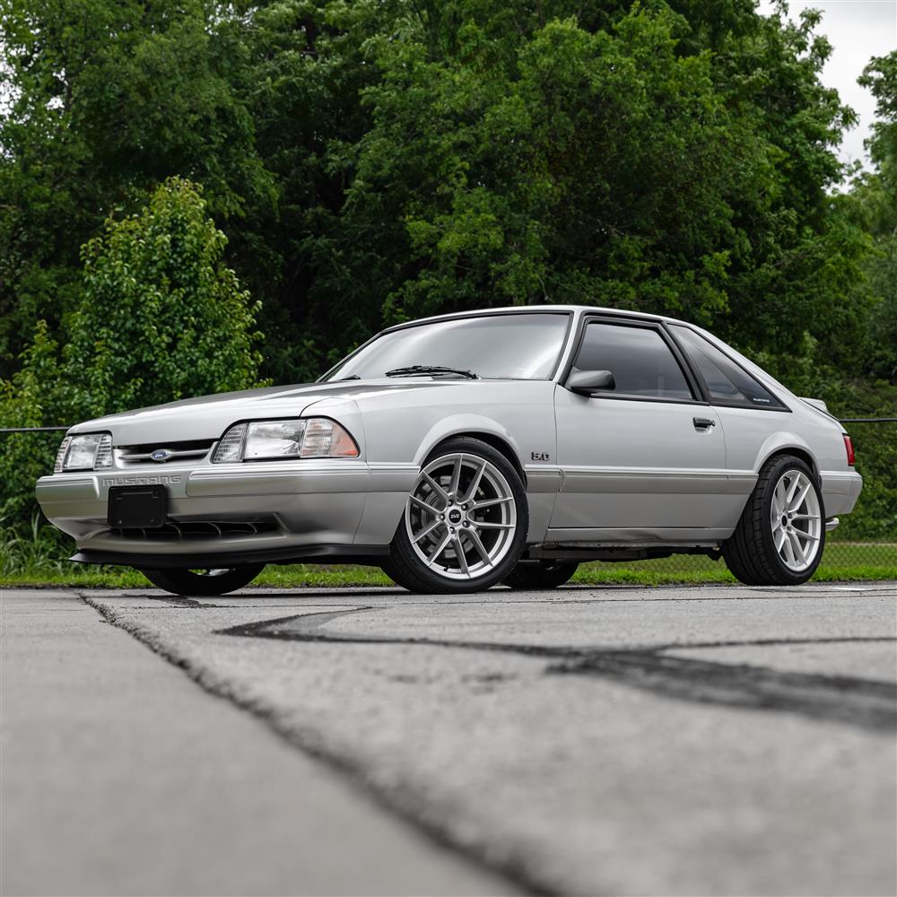 1994-04 Mustang SVE DHP1 Wheel & Sumitomo Tire Kit - 18x9/10  - Matte Silver