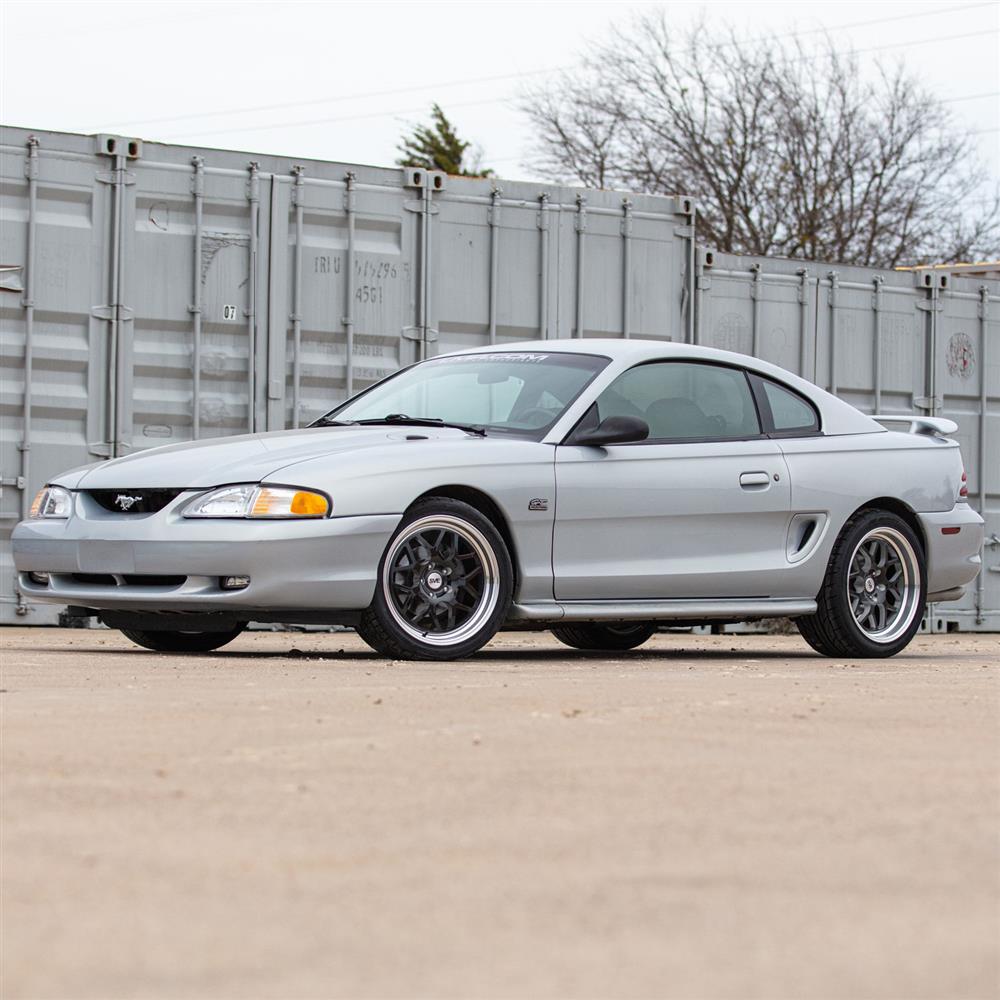 1994-2004 Mustang SVE Drag Comp Wheel & Sumitomo Tire Kit - 18x9/10 - Gloss Black