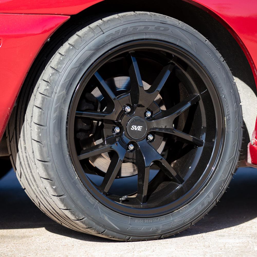 SVE Mustang FR500 Wheel & Kenda Tire Kit - 18x9/10 - Black (94-04)