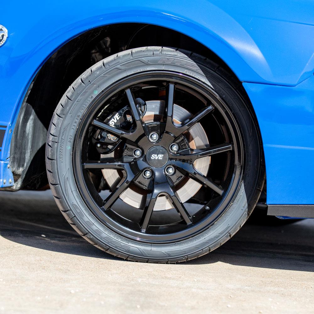 SVE Mustang FR500 Wheel & Kenda Tire Kit - 18x9/10 - Black (94-04)