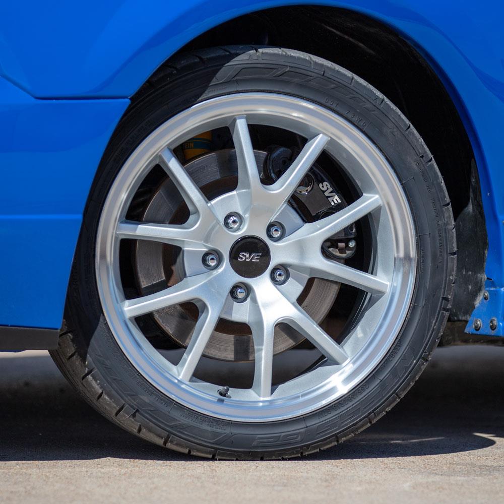 1994-2004 Mustang SVE FR500 Wheel & Sumitomo Tire Kit - 18X9/10 - Silver