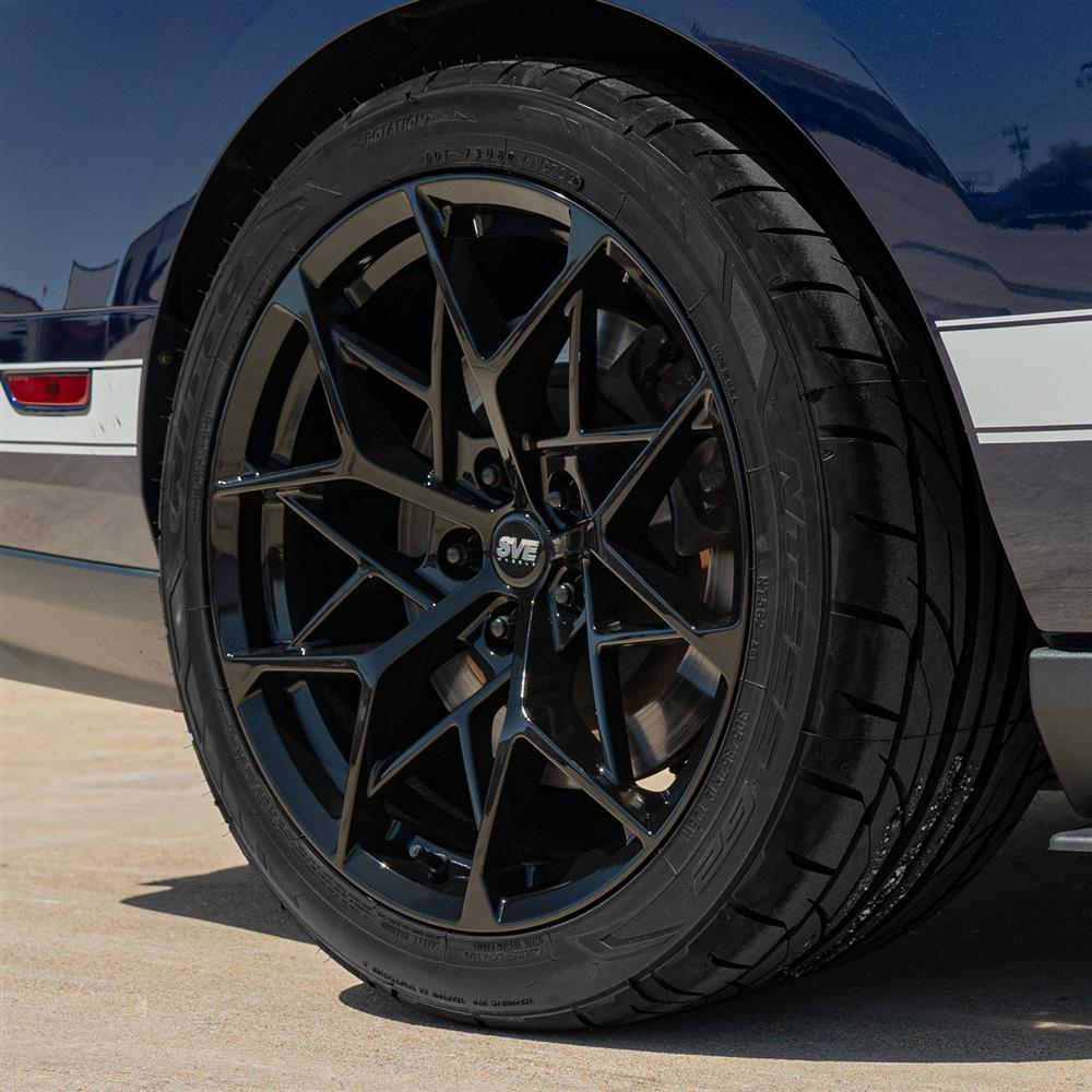 SVE Mustang MHP1 Wheel & Nitto NT555 G2 Tire Kit - 19x10/11