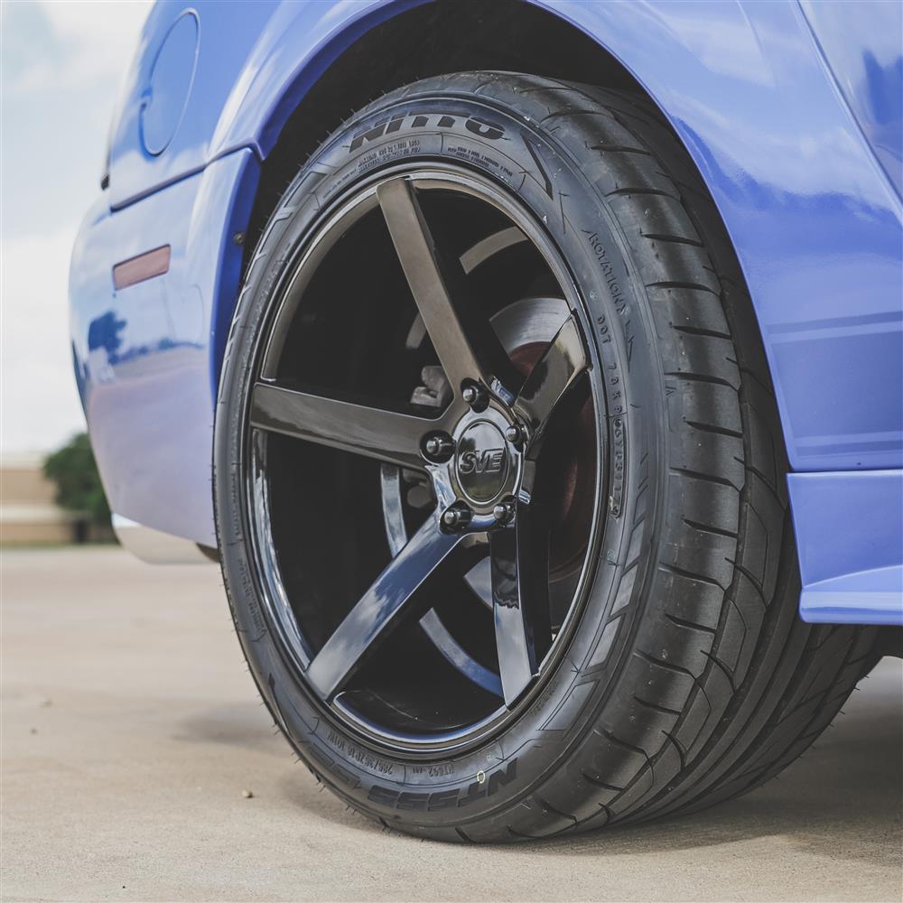 1994-04 Mustang SVE NVX Wheel & Kenda Tire Kit - 18x9/10  - Black