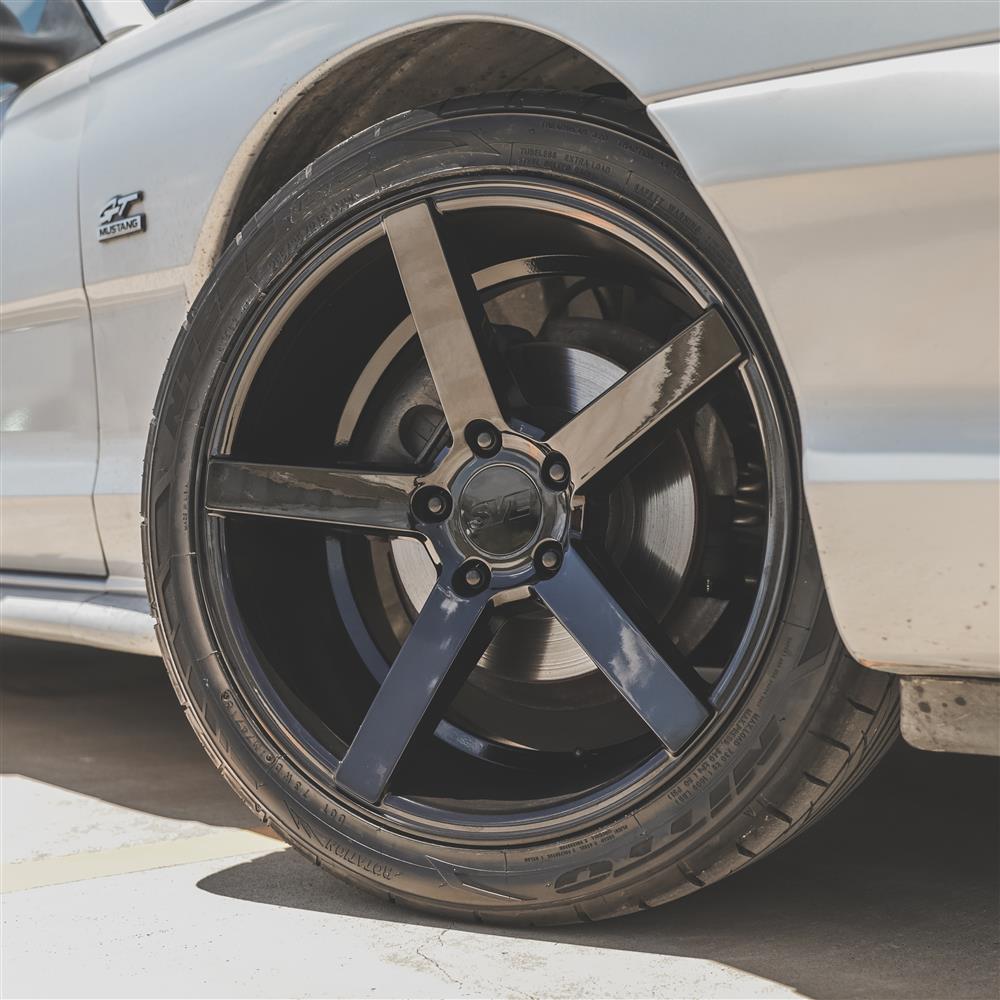 1994-04 Mustang SVE NVX Wheel & Kenda Tire Kit - 18x9/10  - Black