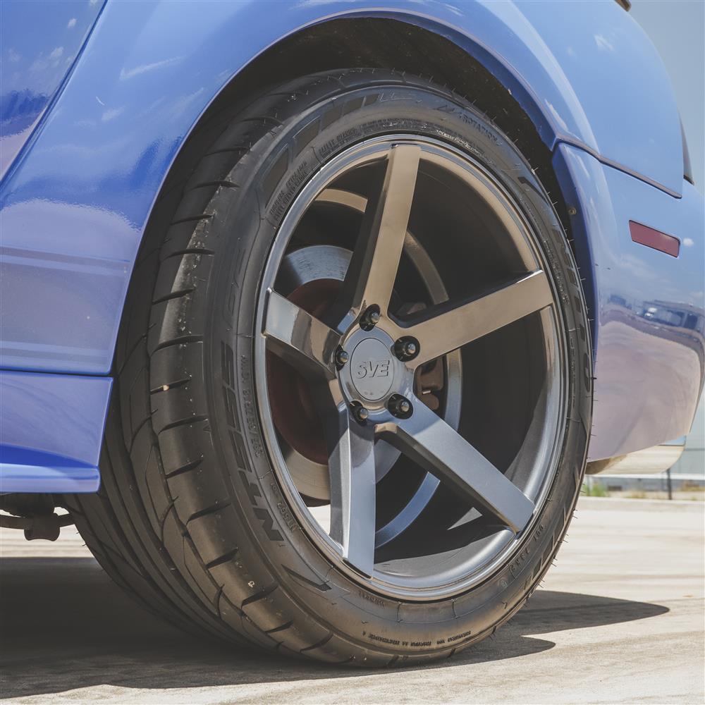 1994-04 Mustang SVE NVX Wheel & Kenda Tire Kit - 18x9/10  - Graphite