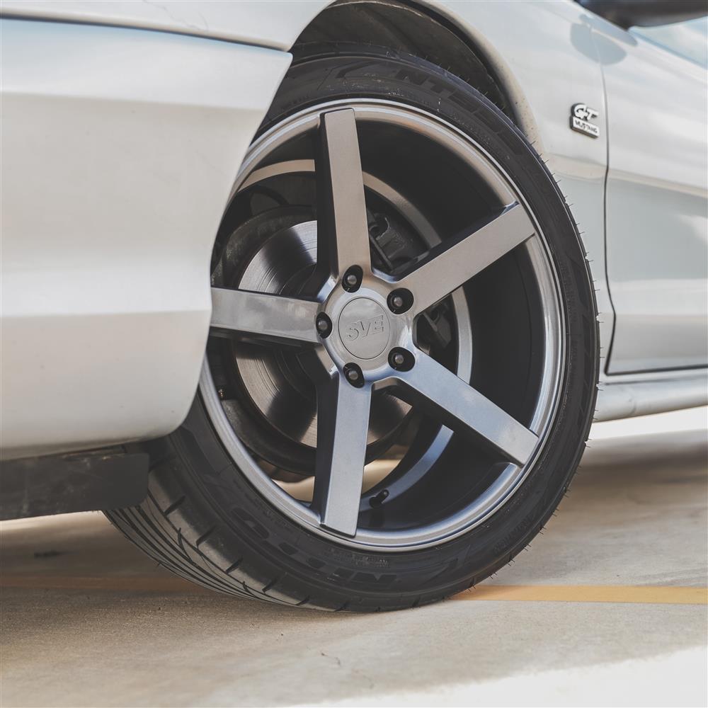 1994-04 Mustang SVE NVX Wheel & Kenda Tire Kit - 18x9/10  - Graphite