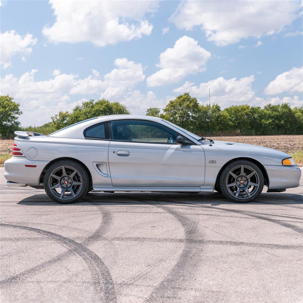 1994-04 Mustang SVE R350 Wheel & Kenda Tire Kit - 18x9/10  - Liquid Graphite