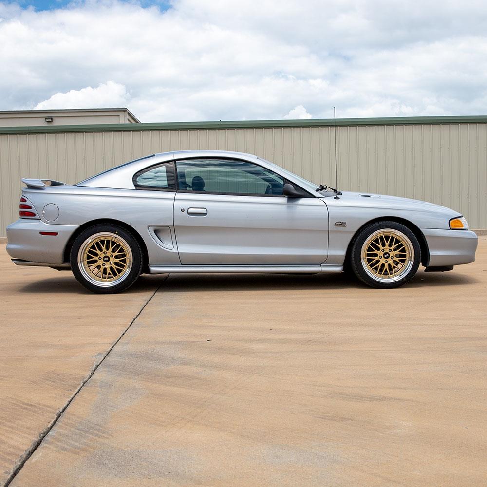 1994-04 Mustang SVE Series 1 Wheel & Kenda Tire Kit - 18x9/10  - Gold