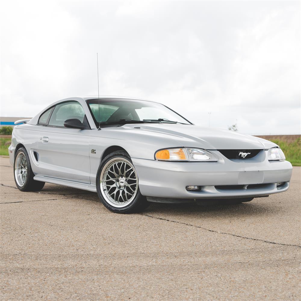 1994-04 Mustang SVE Series 3 Wheel & Kenda Tire Kit - 18x9/10  - Gun Metal
