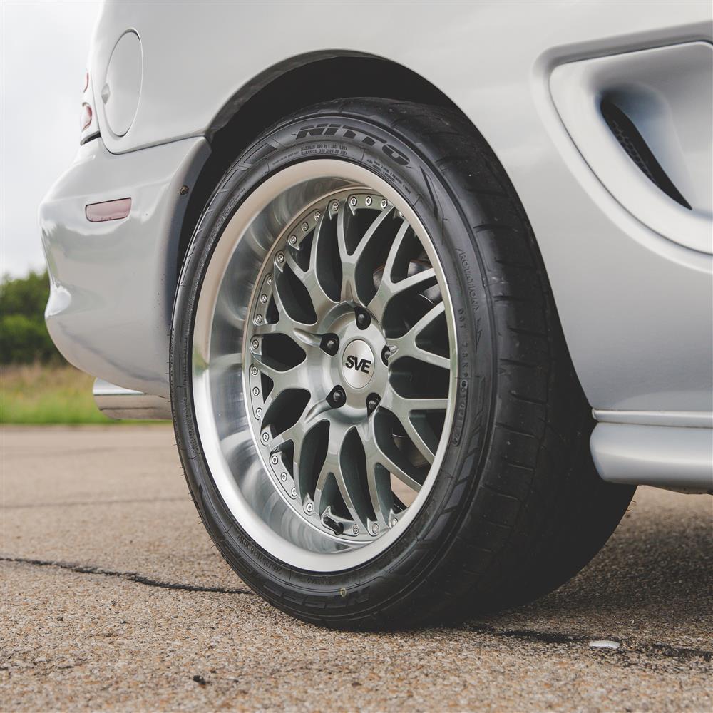 1994-04 Mustang SVE Series 3 Wheel & Kenda Tire Kit - 18x9/10  - Gun Metal