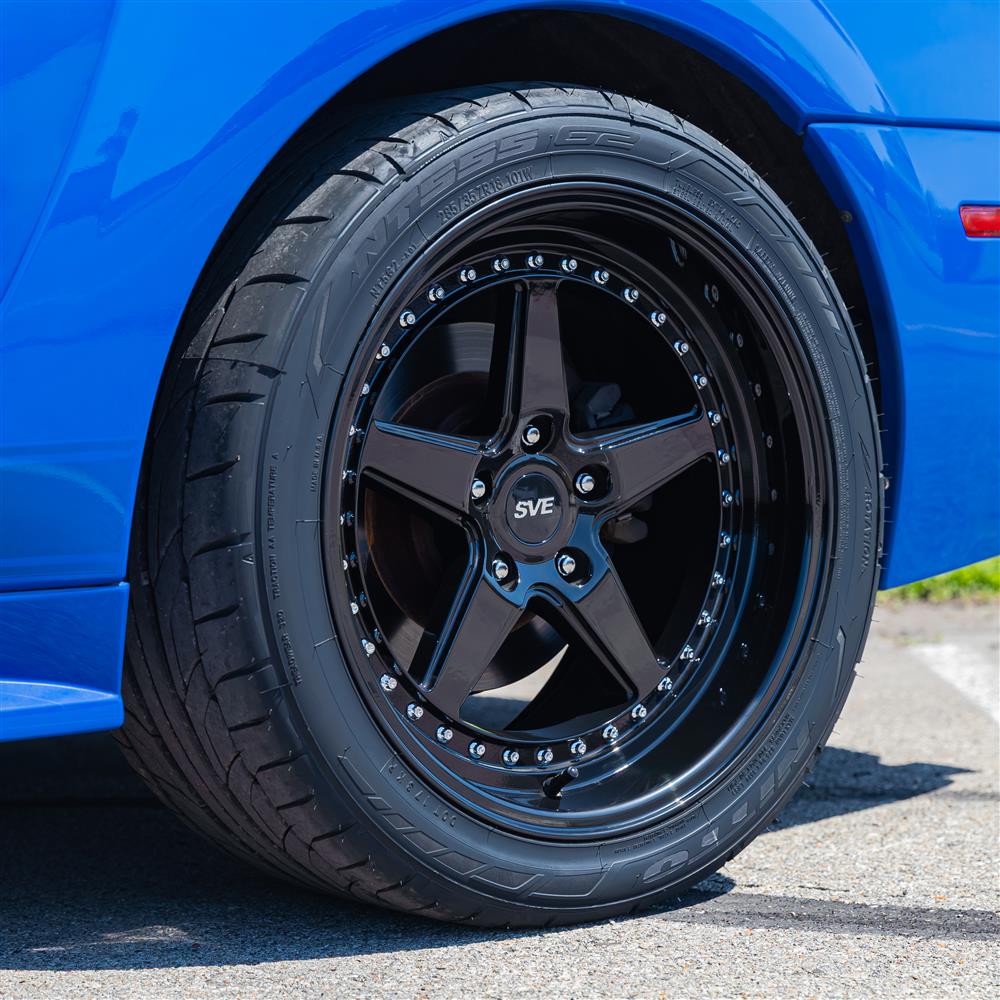 1994-04 Mustang SVE Series 4 Wheel Kit - 18x9/10  -  Gloss Black
