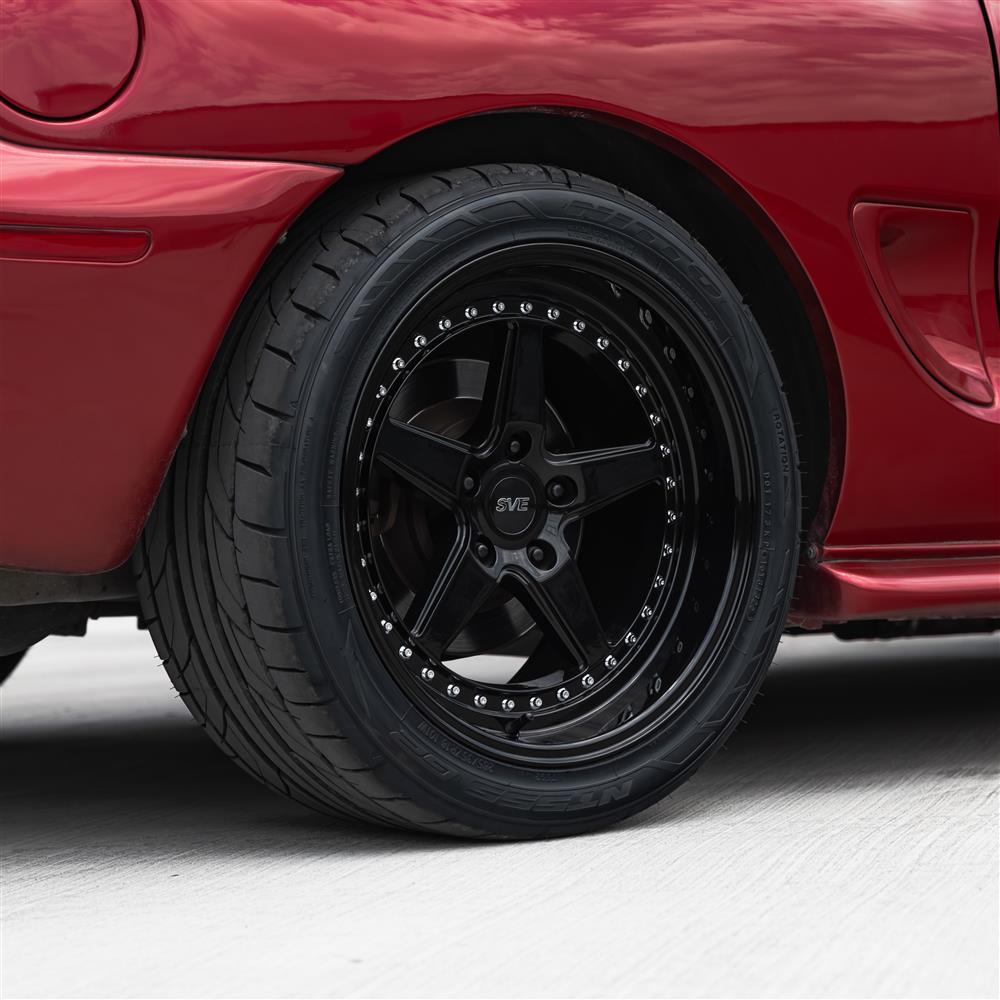 1994-04 Mustang SVE Series 4 Wheel & Nitto Tire Kit - 18x9/10  - Gloss Black