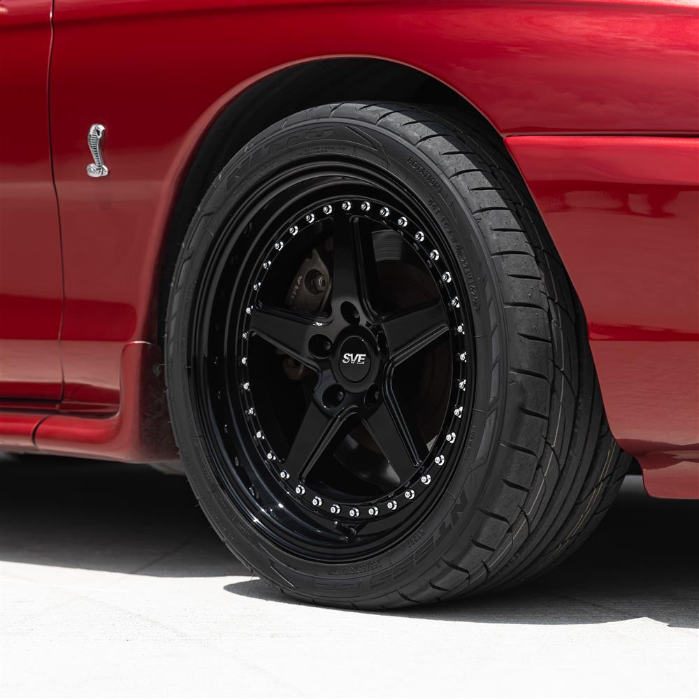 1994-04 Mustang SVE Series 4 Wheel & Sumitomo Tire Kit - 18x9/10  - Gloss Black