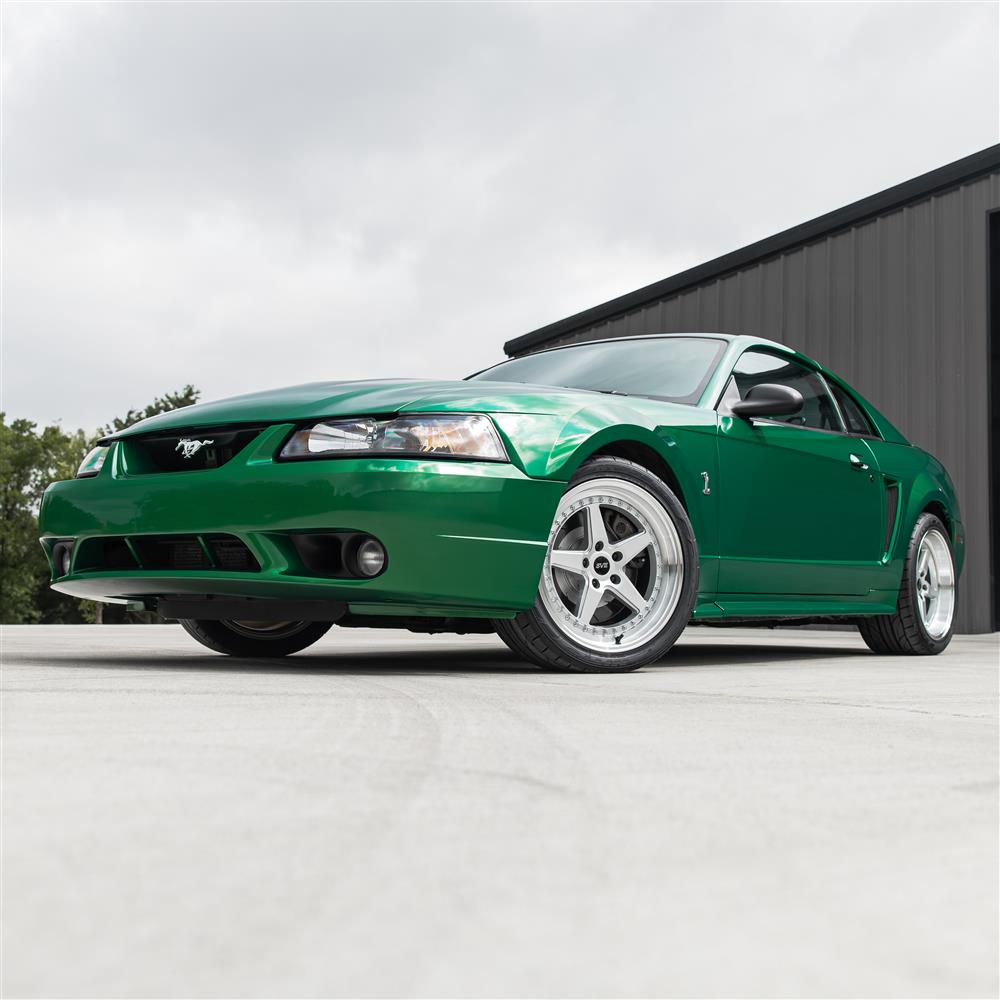 1994-04 Mustang SVE Series 4 Wheel & Sumitomo Tire Kit - 18x9/10  - Gloss Silver